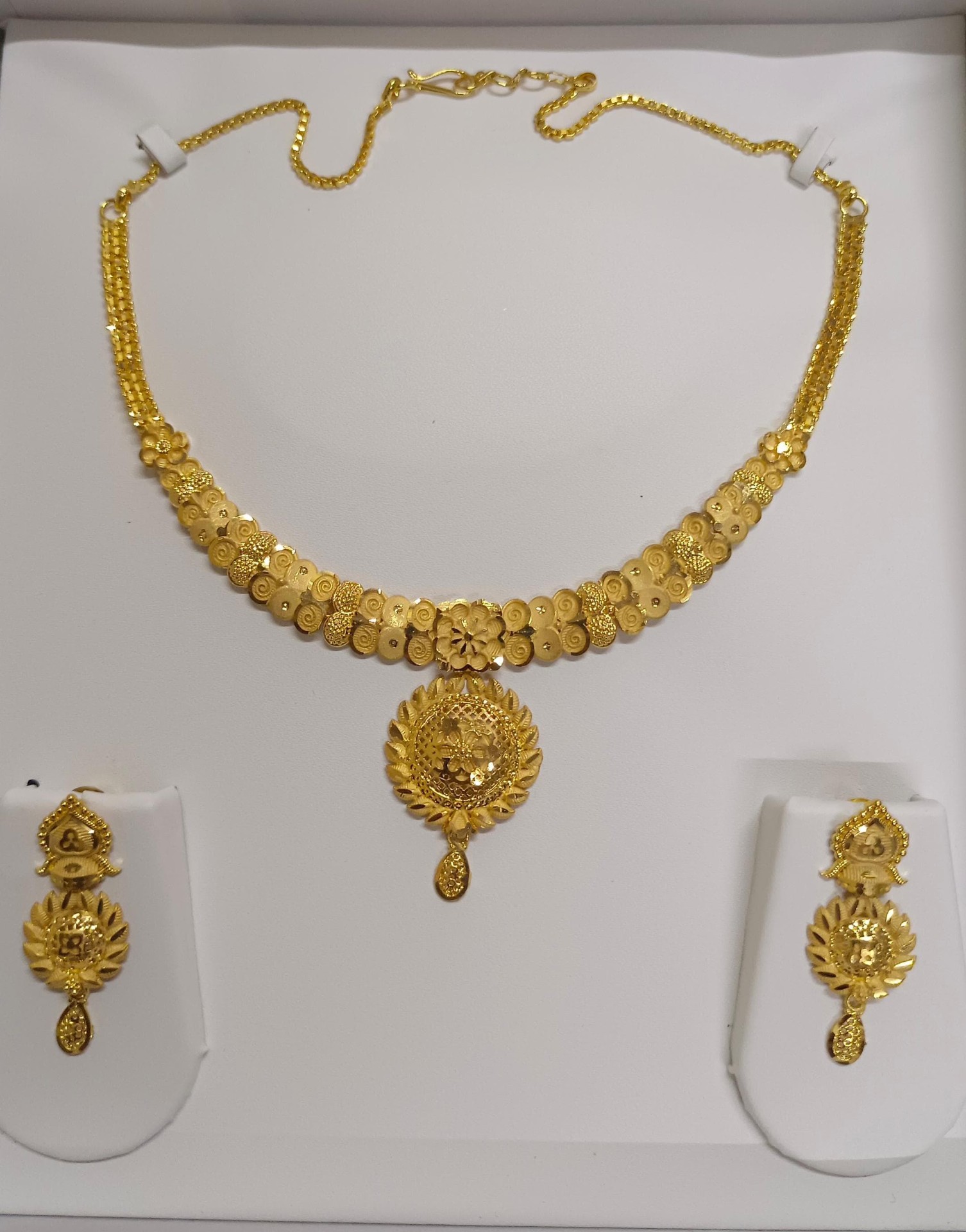 Gold Floral Necklace & Earring Set